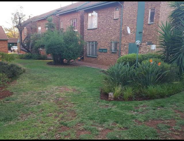 2 BEDROOM PROPERTY TO RENT IN CLUBVIEW